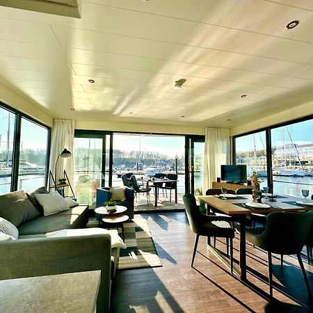 Exklusives Ostsee-Hausboot, Kueche Mit Spueler, Tv, Grosse Sonnenterrasse, 3X Kostenfreie Kfz-Parkplaetze, Klimaanlage, Bis Zu 6 Personen, 2X Baeder, Waschmaschine Boltenhagen  Exteriér fotografie