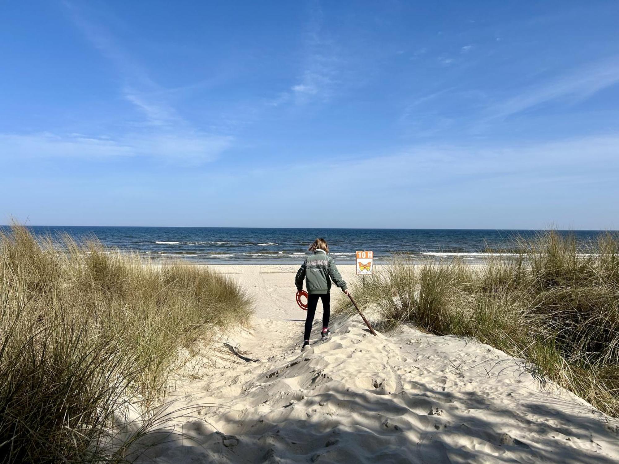 Exklusives Ostsee-Hausboot, Kueche Mit Spueler, Tv, Grosse Sonnenterrasse, 3X Kostenfreie Kfz-Parkplaetze, Klimaanlage, Bis Zu 6 Personen, 2X Baeder, Waschmaschine Boltenhagen  Exteriér fotografie