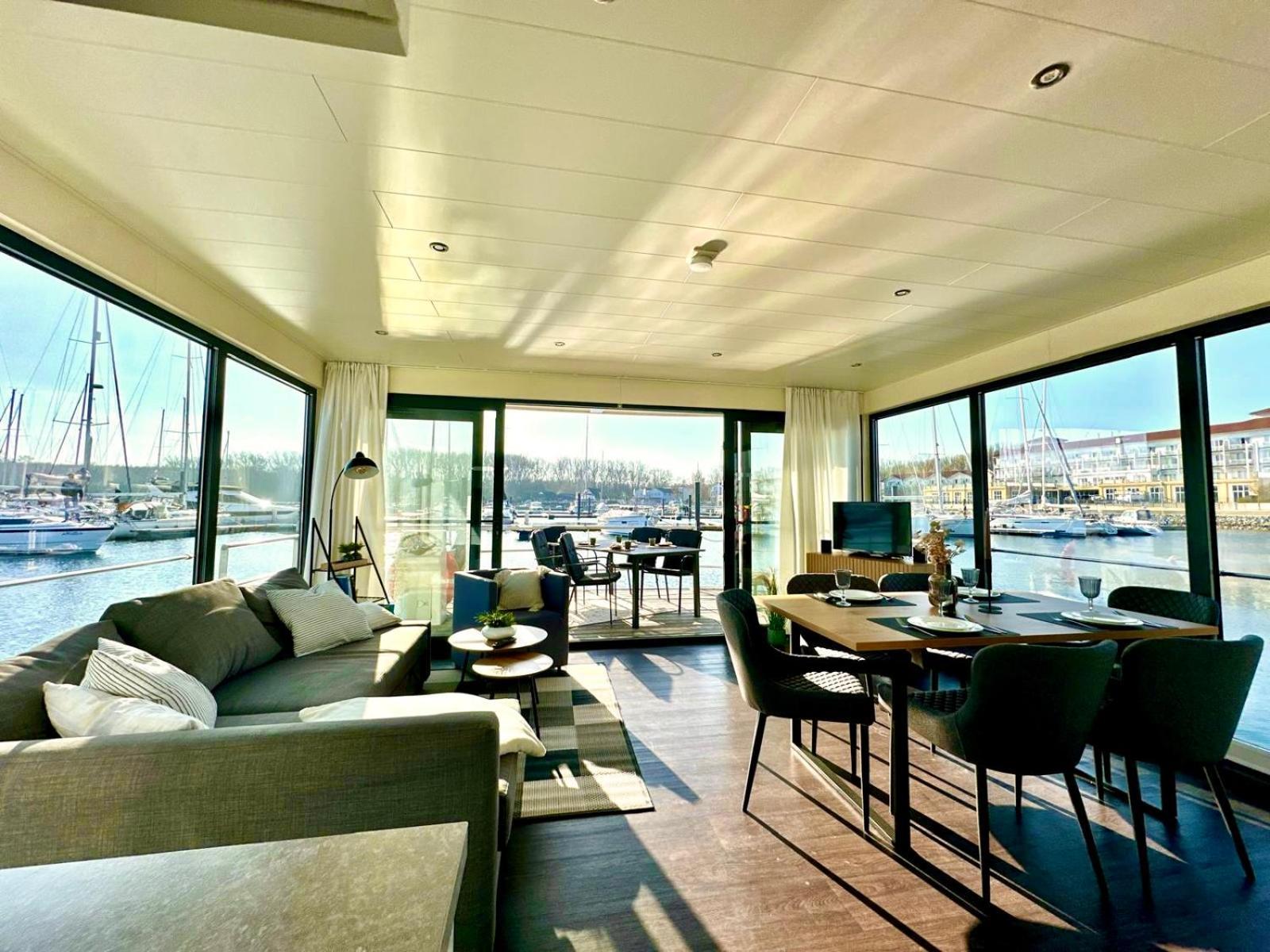 Exklusives Ostsee-Hausboot, Kueche Mit Spueler, Tv, Grosse Sonnenterrasse, 3X Kostenfreie Kfz-Parkplaetze, Klimaanlage, Bis Zu 6 Personen, 2X Baeder, Waschmaschine Boltenhagen  Exteriér fotografie